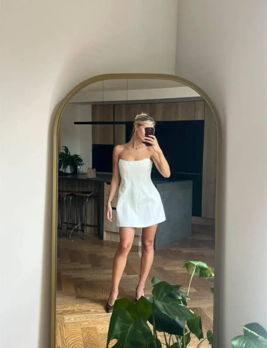LeiALittleCloser