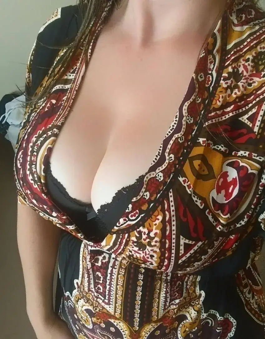 LeiALittleCloser