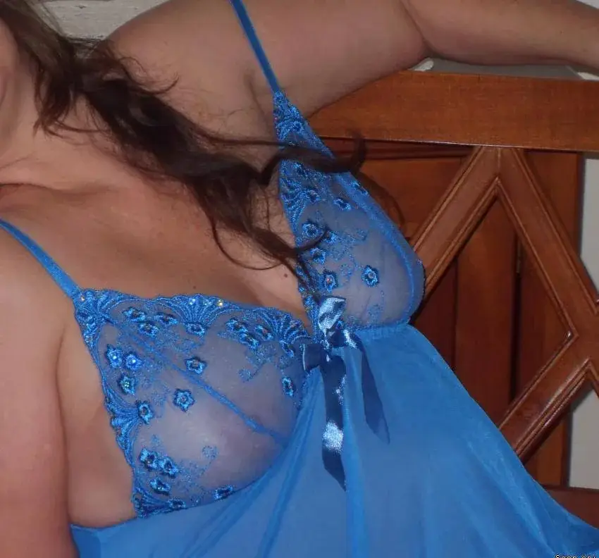 LeiALittleCloser